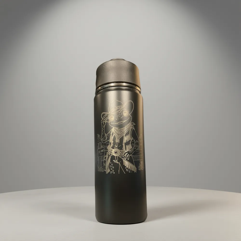 Illustration détaillée gravée sur une bouteille isotherme