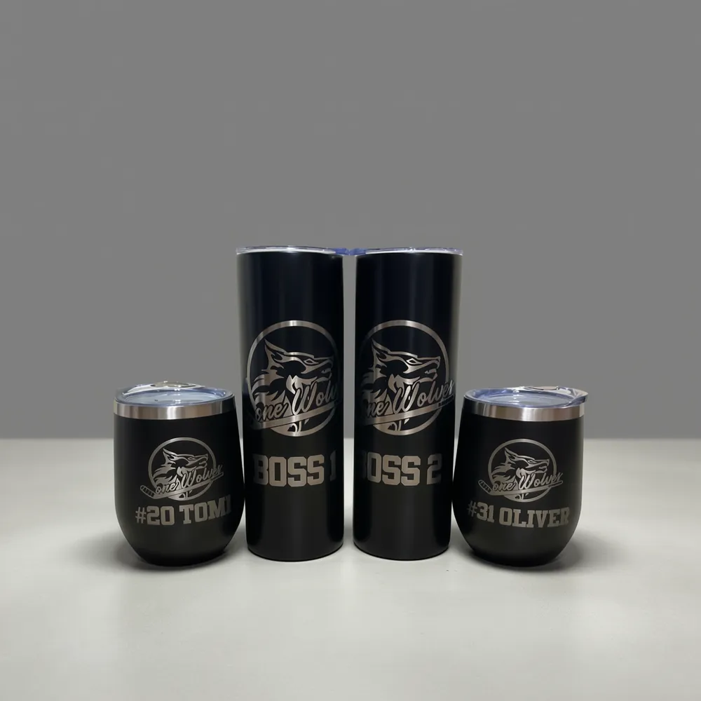 Verres personnalisés au nom et numéro de chaque joueur avec logo d'équipe gravé
